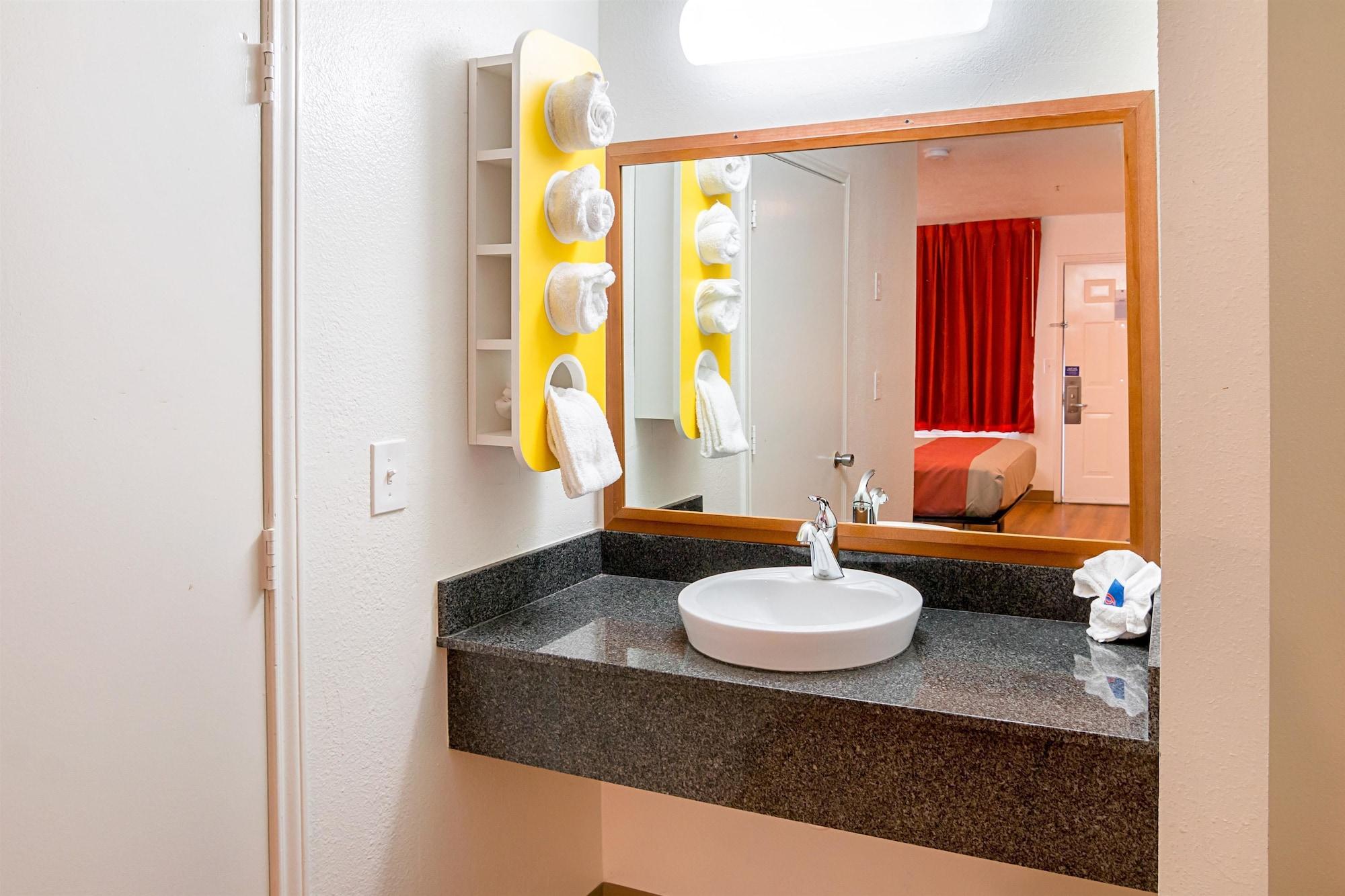 Motel 6-Grand Prairie, Tx - Near Six Flags Drive Kültér fotó