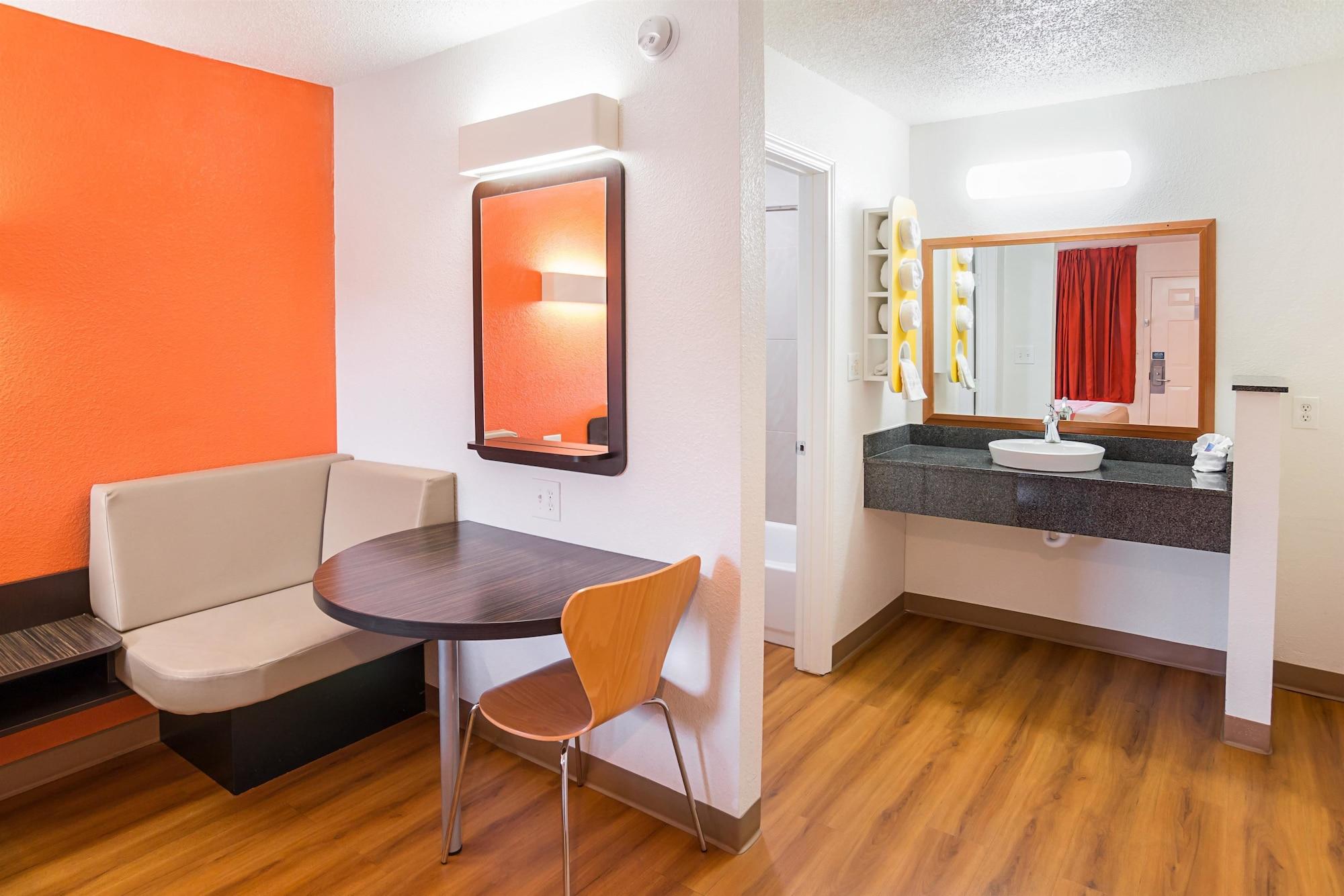 Motel 6-Grand Prairie, Tx - Near Six Flags Drive Kültér fotó